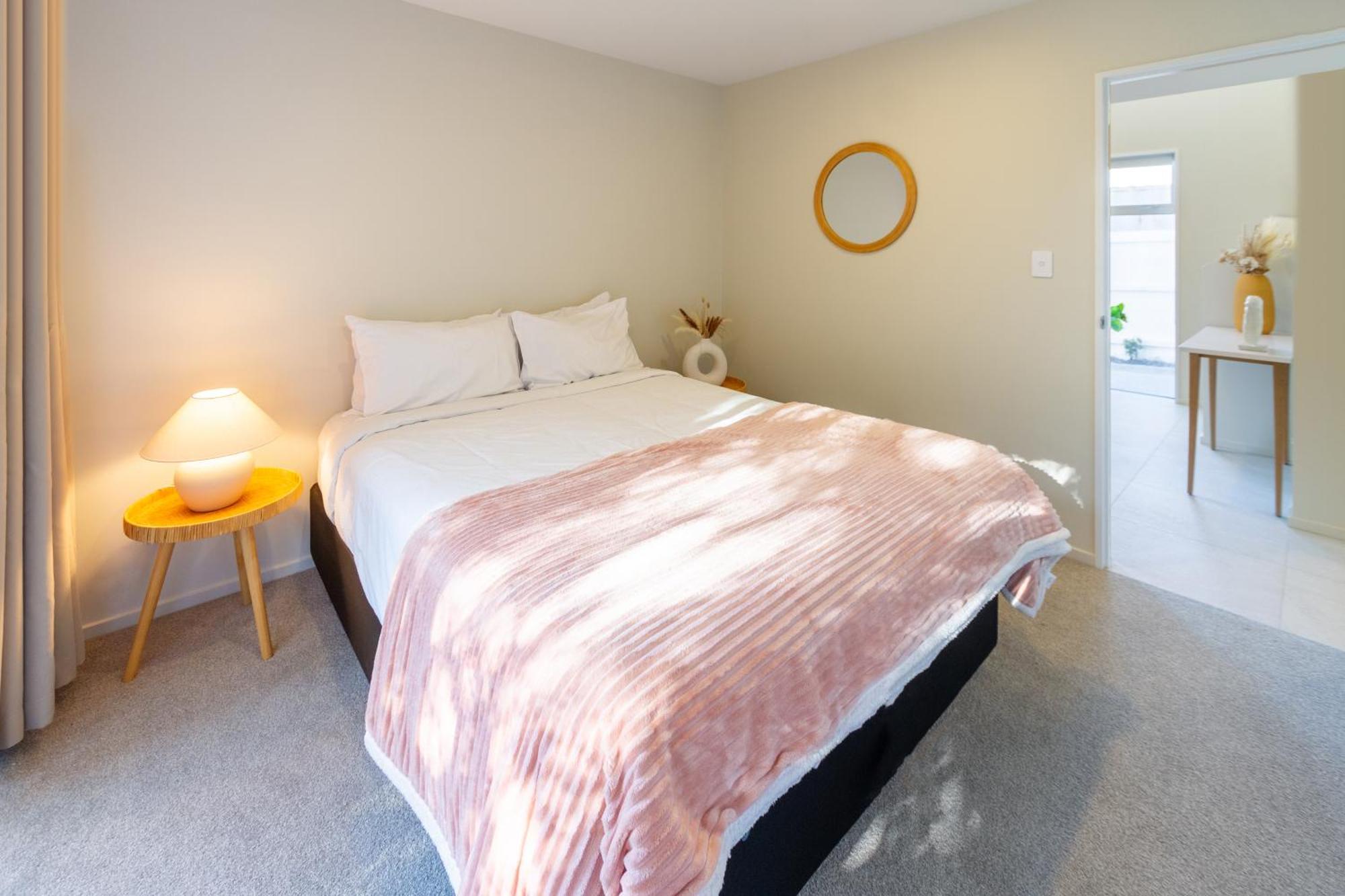 Luxury Beachside Living Elegant 3-Bedroom Haven Christchurch Bagian luar foto