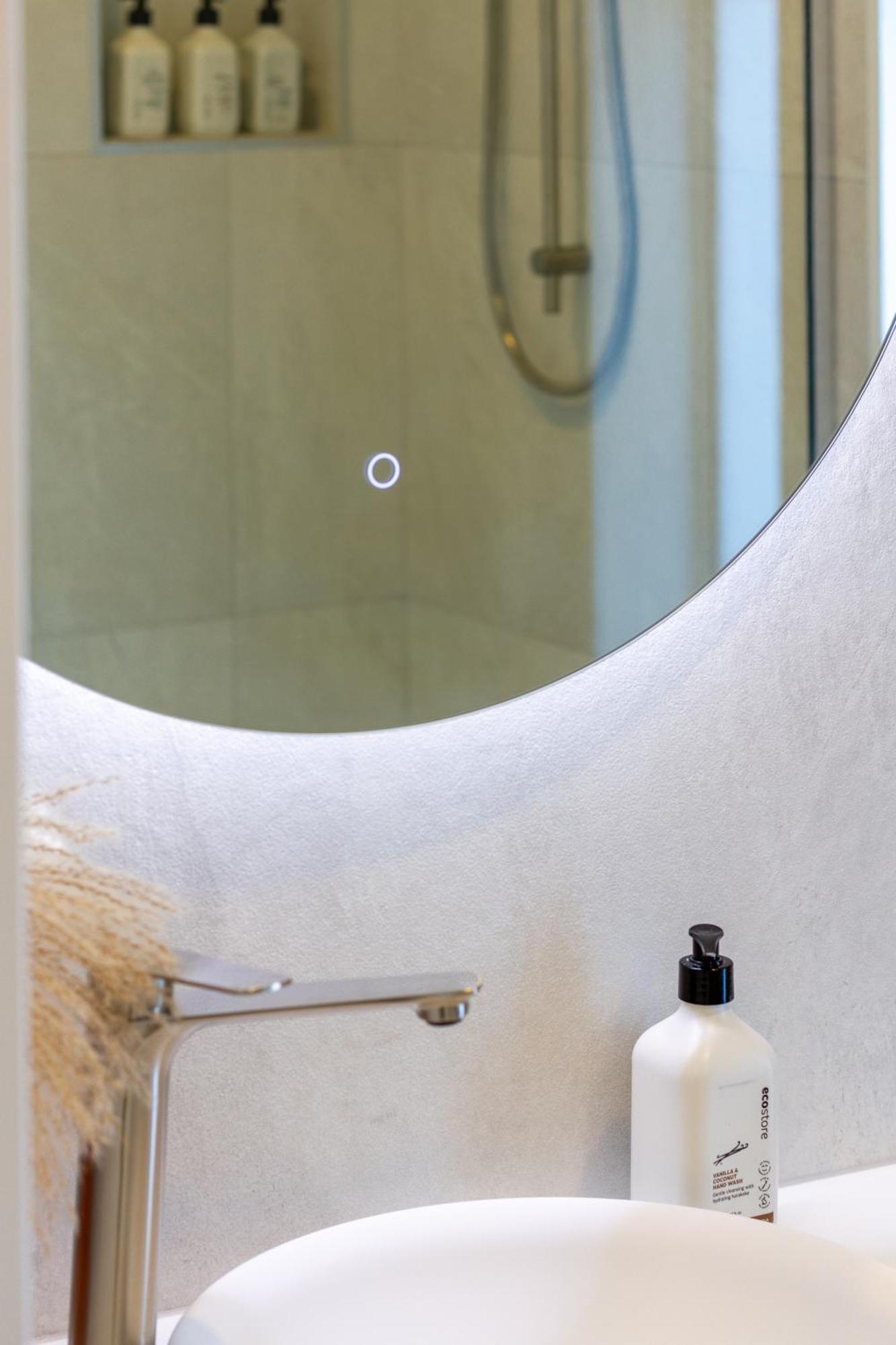 Luxury Beachside Living Elegant 3-Bedroom Haven Christchurch Bagian luar foto