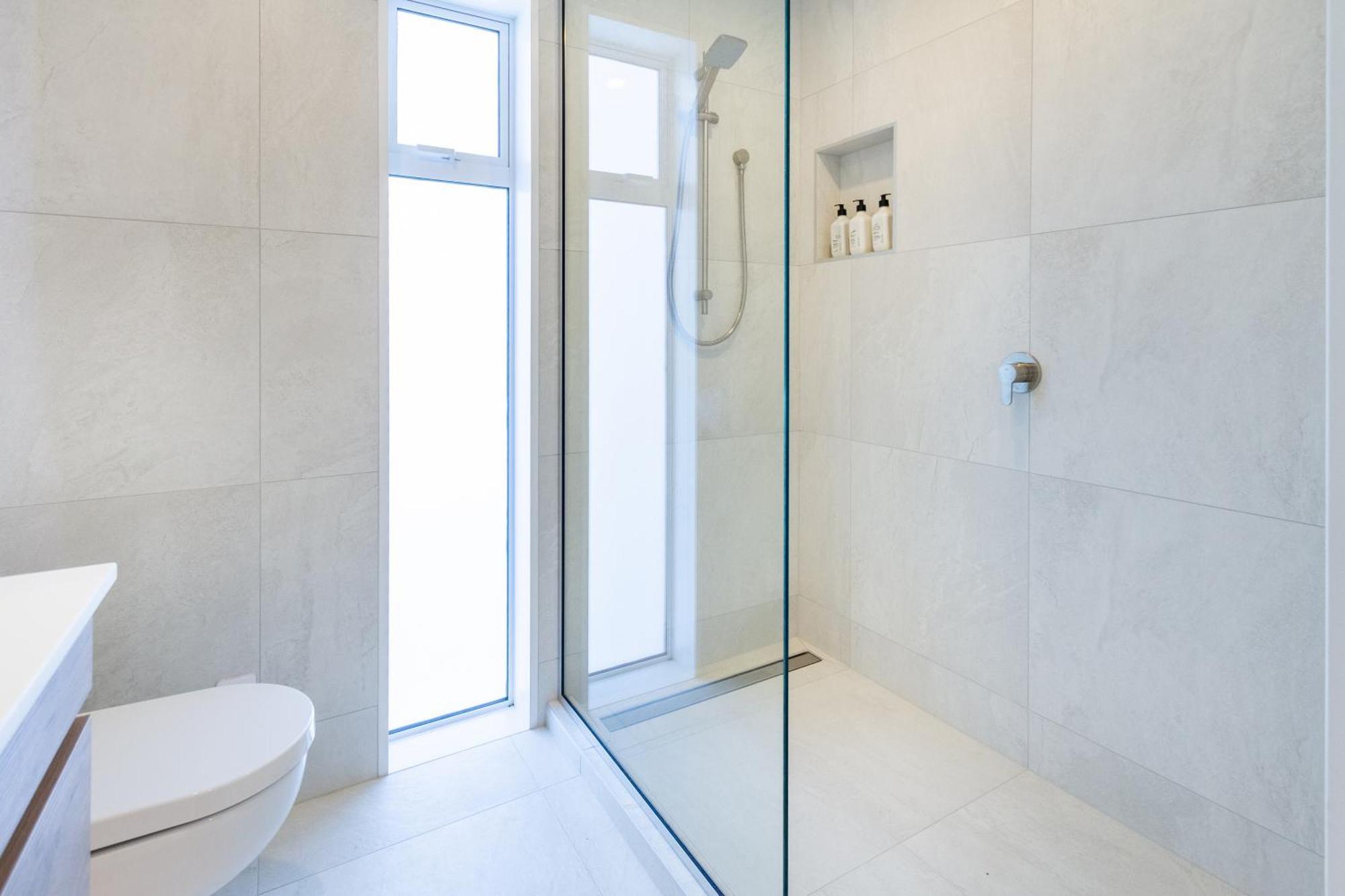 Luxury Beachside Living Elegant 3-Bedroom Haven Christchurch Bagian luar foto