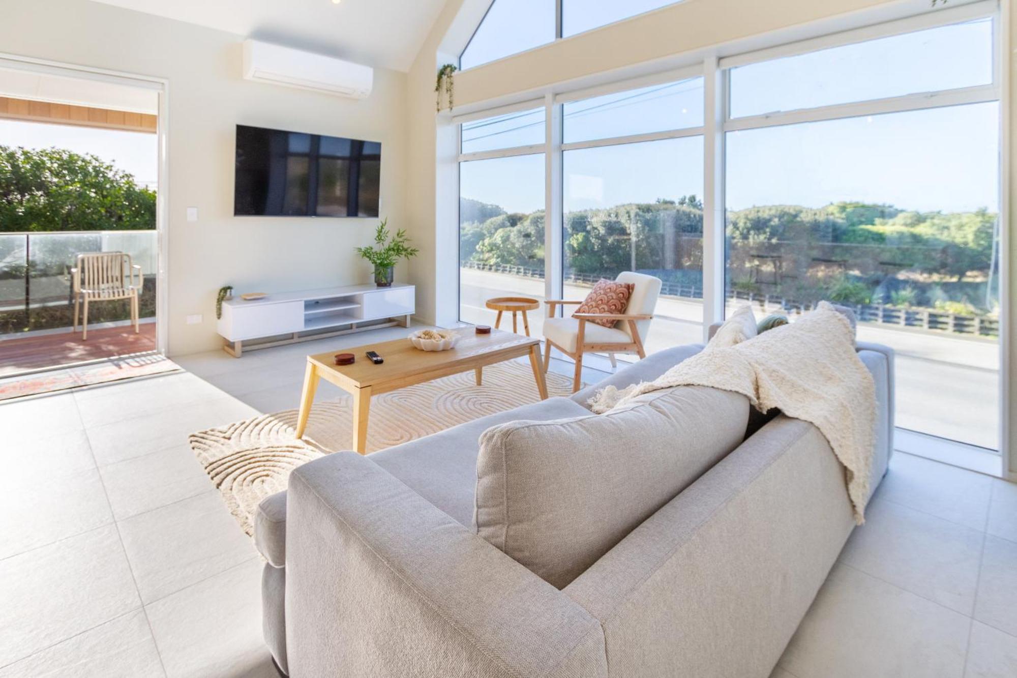 Luxury Beachside Living Elegant 3-Bedroom Haven Christchurch Bagian luar foto
