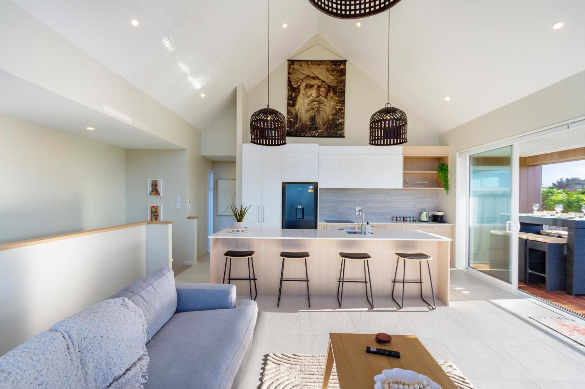 Luxury Beachside Living Elegant 3-Bedroom Haven Christchurch Bagian luar foto