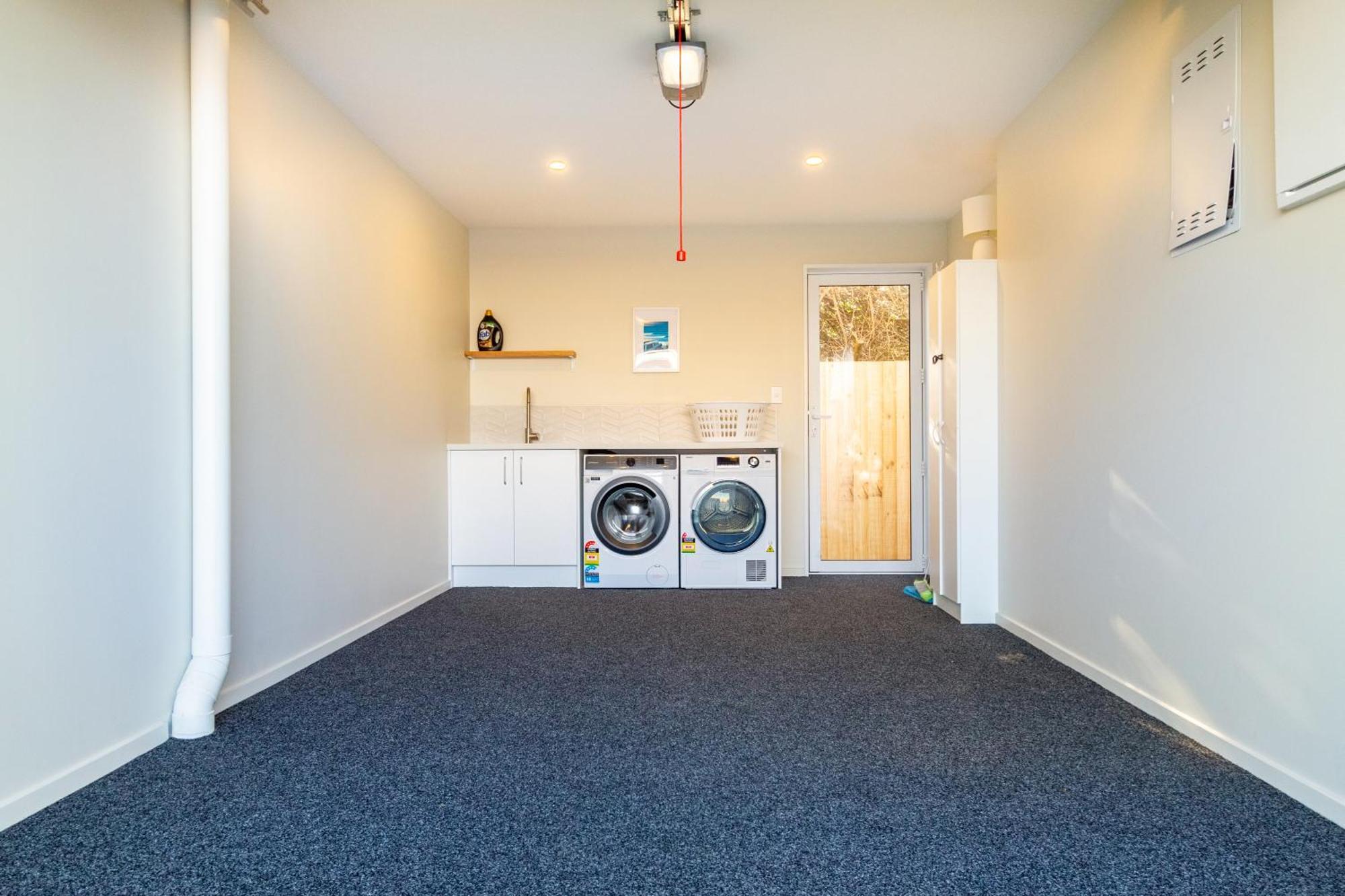 Luxury Beachside Living Elegant 3-Bedroom Haven Christchurch Bagian luar foto